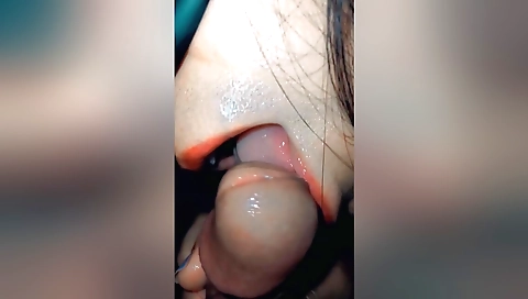 Indian girl sucks with the desire of her neighbors