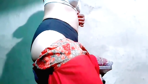 Indian chick makes out with her boyfriend in this solo video
