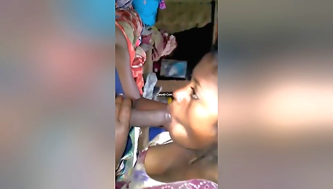 Amateur brunette hibhi handjob video with her hot body
