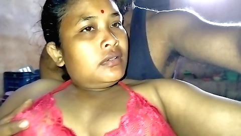 Indian deshi is getting her pussy rubbed hard by a dildo