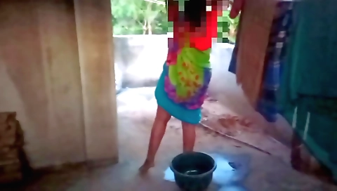 Indian teen girl sucks on her boyfriend and gets fucked