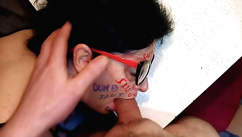 Amateur brunette 18+ is writing on the desk and sucking