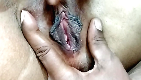Indian mature girl in a sexy dress gets her ass fucked