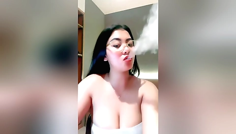 Indian amateur girl in sexy lingerie shows off her body