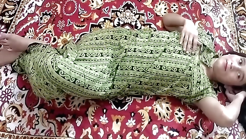 Indian teen 18+ with big tits is playing with her aunt