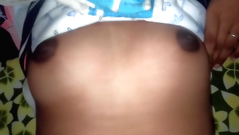 Indian girl shows her natural body and her shaved pussy