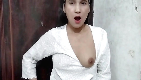 Indian girl in sexy dress gets fucked in a solo video