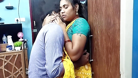 Indian brunette half-saree enjoys a passionate sex