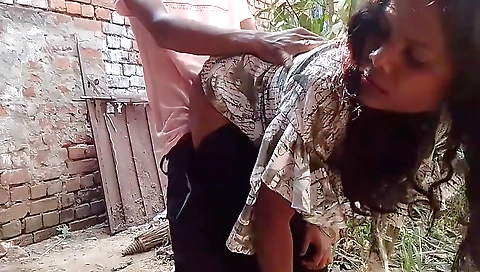 Brunette girl gets her boyfriend to fuck her in the forest