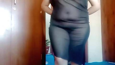 Indian hottie is having a solo movie on her laptop