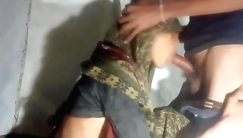 Indian guy fucks his virgin girlfriend on the bedroom