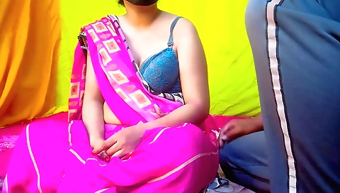 Indian hottie gets fucked in her ass in the bedroom