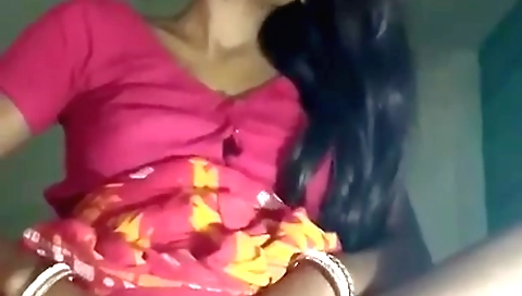 Indian girl takes a break from work and shows her body