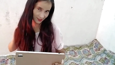 Naha kar aayi little stepsister ko chod diya is playing