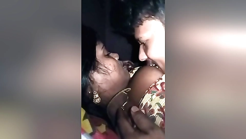 Amateur mature woman kissing a big cock and riding it
