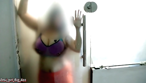 Indian babe gets fucked hard in a big ass position