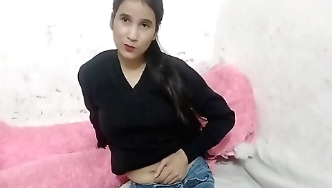 Indian teen stepsister takes a blowjob in the video