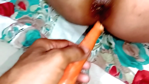 Amateur wife gets double penetrated with big and vegetable sticks
