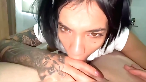 Indian stepsister gets her tight cunt licked in the bedroom