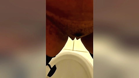 Indian girl with a big ass pissing in hot and wet state