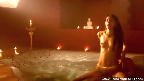 Indian woman is going to explore and please her body