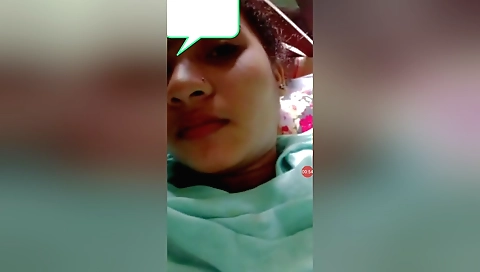Indian chick shows her hairy pussy on the web camera