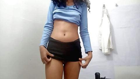 Indian chick shows her boobs and masturbates in solo video