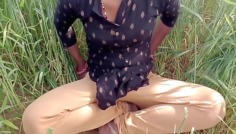 Stepdaughter made stepfather have sex under the open sky
