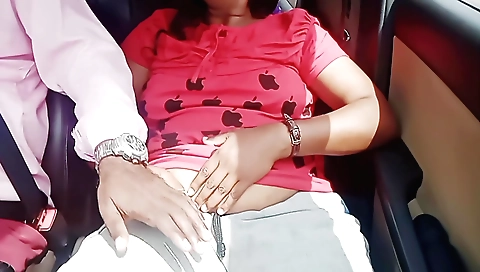 Indian teen gets banged in her pussy while driving