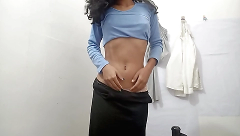 Indian amateur brunette fingered while fingering herself