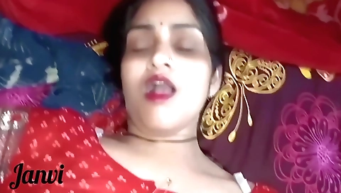 Indian hot woman fucks on her boyfriend in amateur