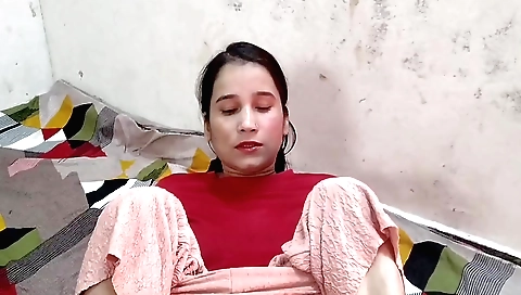 Indian stepsister shows off her sexy body in a solo video