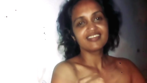 Indian babe gets fucked by a guy with a black ring finger