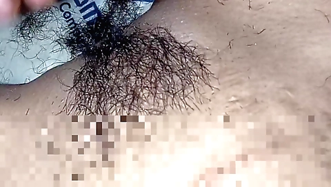 Hairy pussy filled with cum in amateur indian porn video