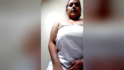 My horny Indian hottie is getting penetrated and fingered