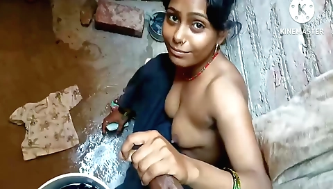 Indian brunette is sucking his hard cock in podosi