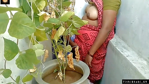 Indian teen girl with a sexy butt in an amateur video