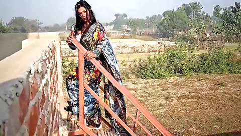 Indian brunette naked on the ground in amateur solo video