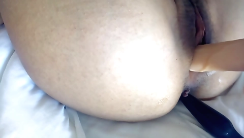 Busty amateur beauty in a sexy outfit fucks her ass
