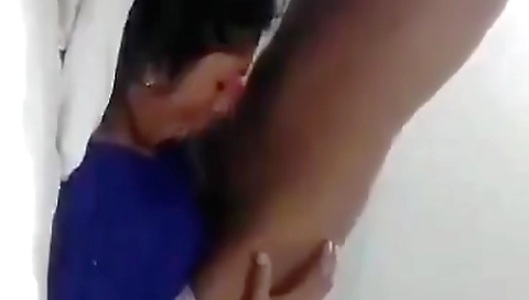 Indian hottie with a nice mouth is fucking a little buddy