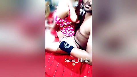 Amateur porn video of Indian teen fucking her pussy