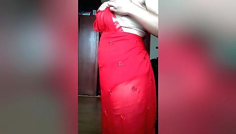 Solo girl masturbates in her bedroom and rubs her pussy
