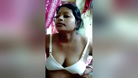Indian teen naked on web camera and riding her husband