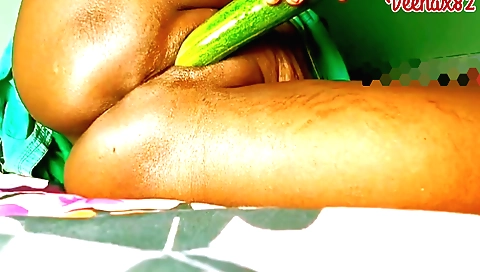 Indian amateur with a tight pussy has sex with dildo