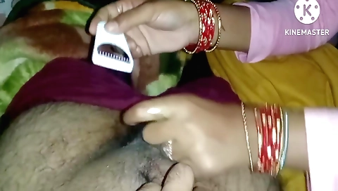 Indian video with a beautiful wife who loves to play with her pussy
