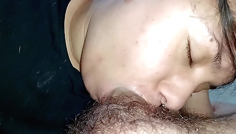 Indian girl with deepthroat is in front of a camera and fucks