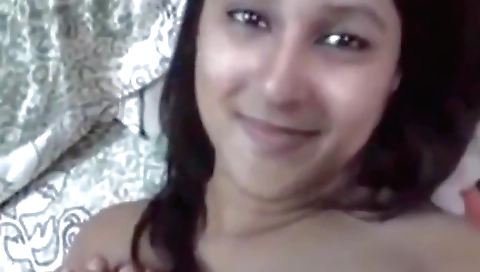 Indian chick loves to swallow cum and get a facial