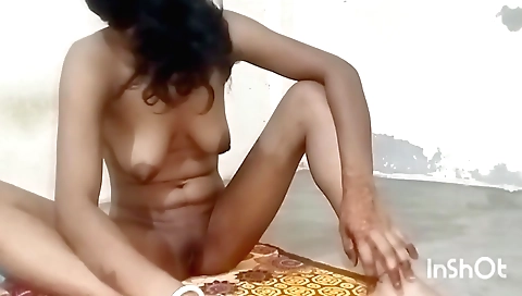 Indian big booty amateur video showing a small body girl
